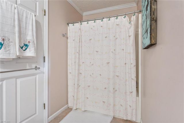 321 Maxwell LN, Newport News, VA 23606