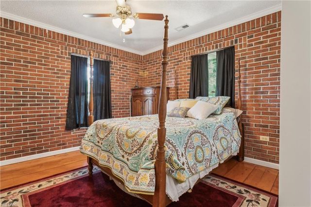 321 Maxwell LN, Newport News, VA 23606