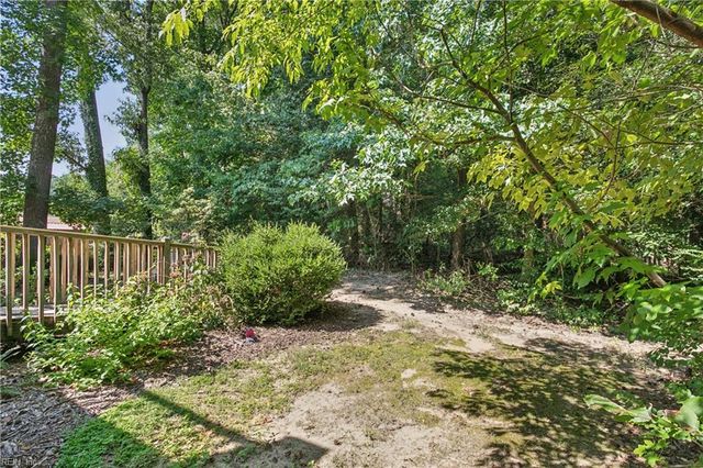 321 Maxwell LN, Newport News, VA 23606