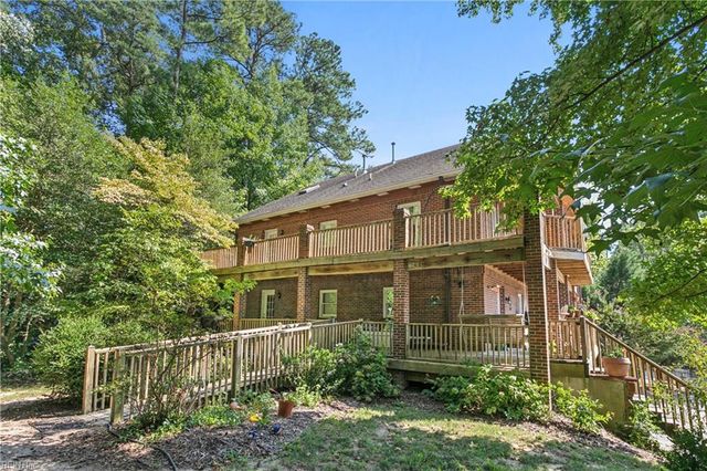 321 Maxwell LN, Newport News, VA 23606