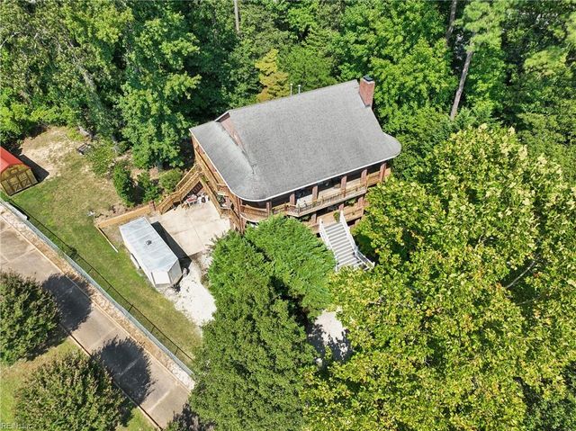 321 Maxwell LN, Newport News, VA 23606