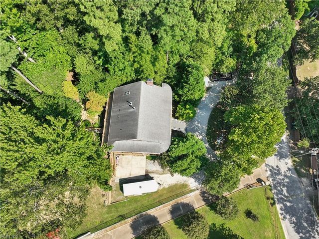 321 Maxwell LN, Newport News, VA 23606