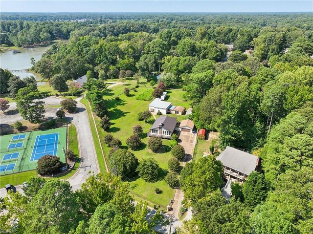 321 Maxwell LN, Newport News, VA 23606