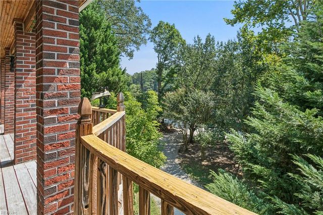 321 Maxwell LN, Newport News, VA 23606