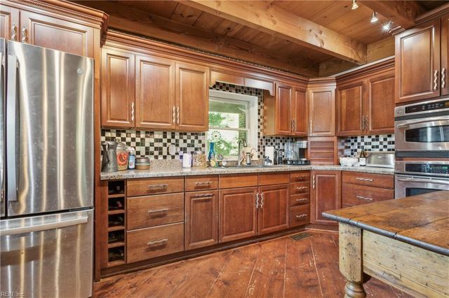 321 Maxwell LN, Newport News, VA 23606