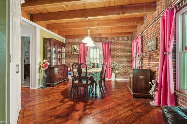 321 Maxwell LN, Newport News, VA 23606