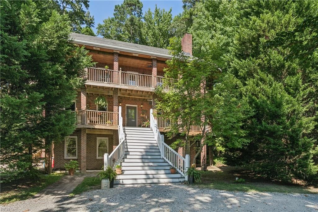 321 Maxwell LN, Newport News, VA 23606