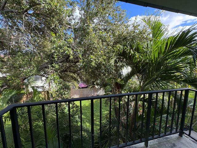 809 W Oakland Park Boulevard J10, Wilton Manors, FL 33311