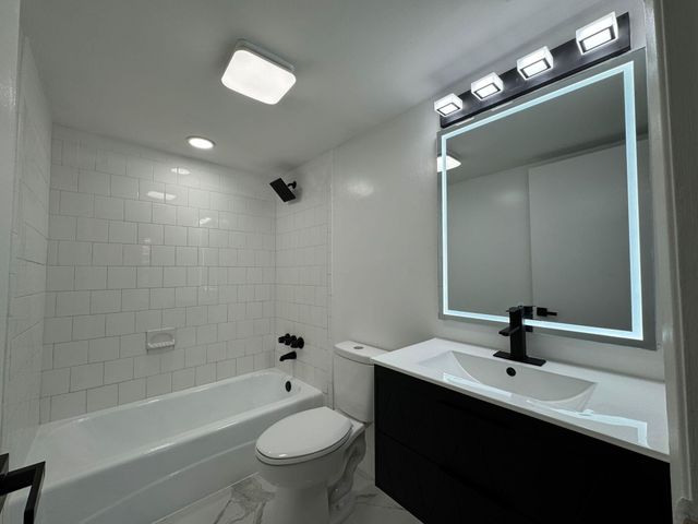 809 W Oakland Park Boulevard J10, Wilton Manors, FL 33311