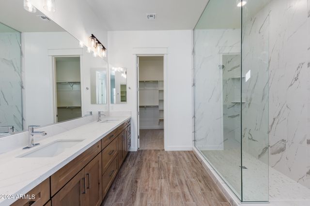 7566 W GELDING Drive, Peoria, AZ 85381