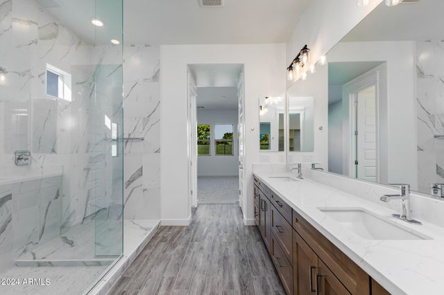 7566 W GELDING Drive, Peoria, AZ 85381