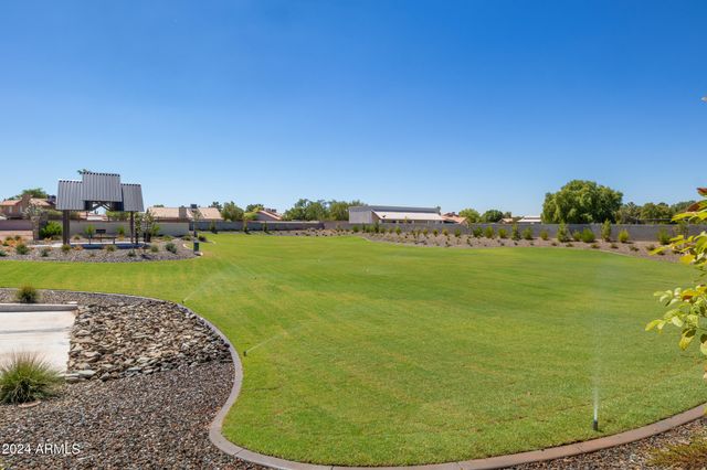 7566 W GELDING Drive, Peoria, AZ 85381