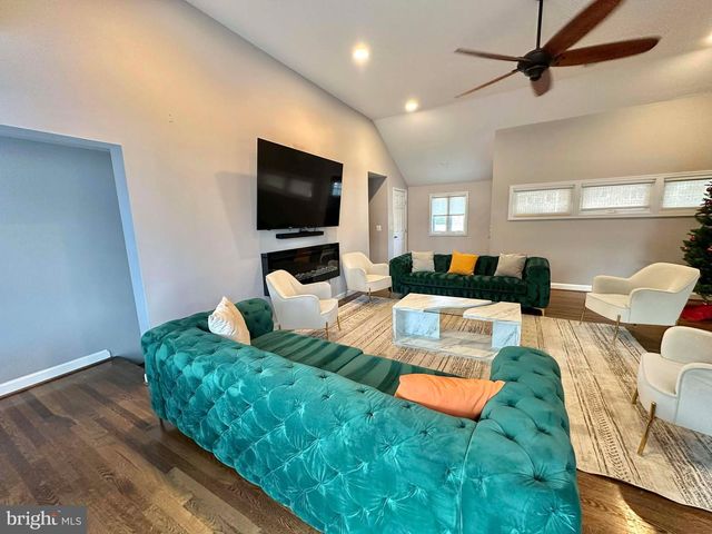 5400 WILLIAMSBURG BLVD, Arlington, VA 22207