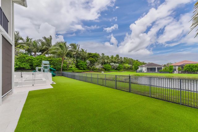 9807 Rennes Lane, Delray Beach, FL 33446