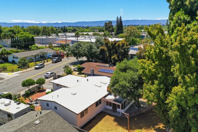 1403 Kavanaugh Drive, East Palo Alto, CA 94303