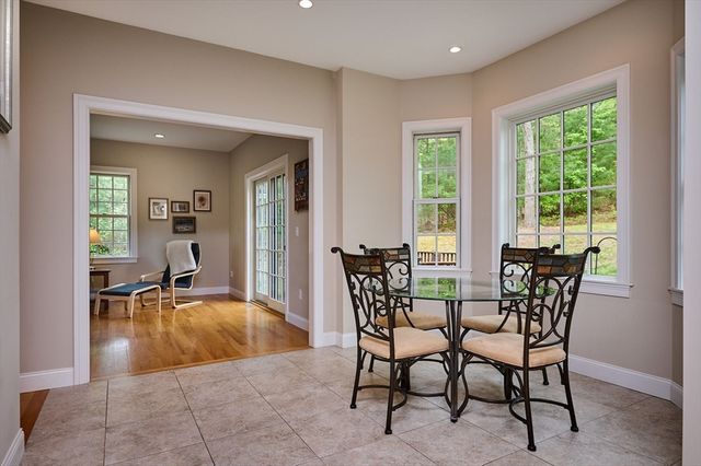 246 Hadley St, South Hadley, MA 01075