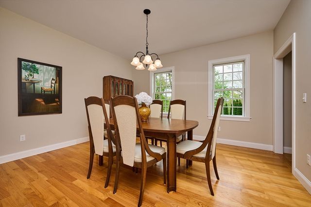 246 Hadley St, South Hadley, MA 01075