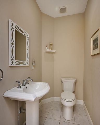 246 Hadley St, South Hadley, MA 01075