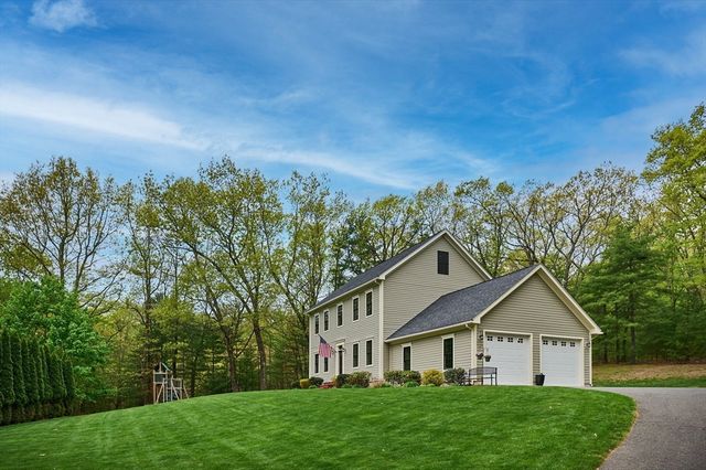 246 Hadley St, South Hadley, MA 01075