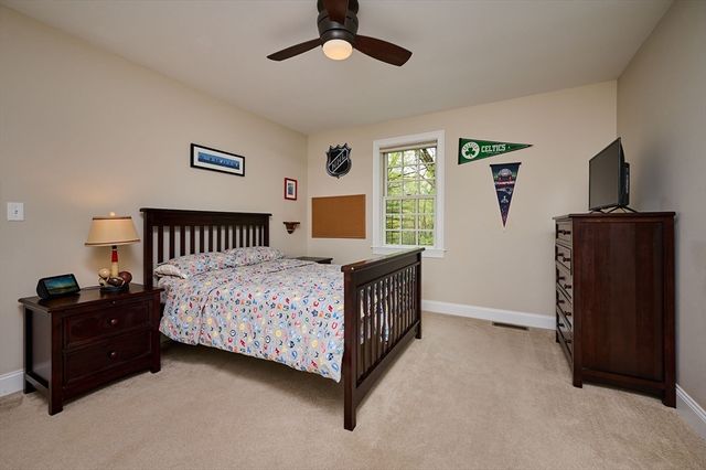 246 Hadley St, South Hadley, MA 01075