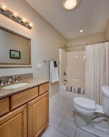246 Hadley St, South Hadley, MA 01075