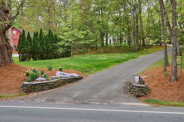 246 Hadley St, South Hadley, MA 01075