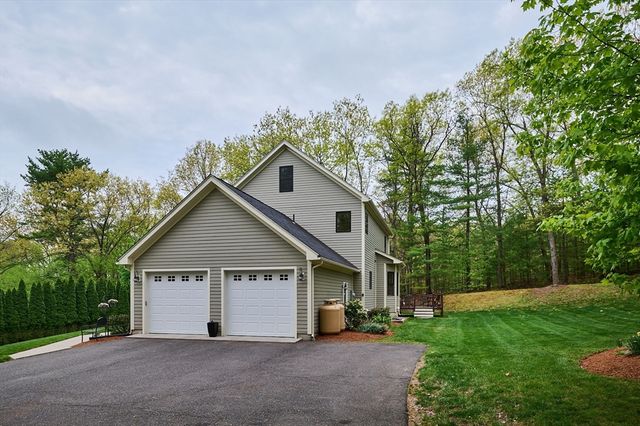 246 Hadley St, South Hadley, MA 01075