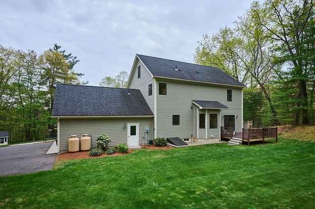 246 Hadley St, South Hadley, MA 01075