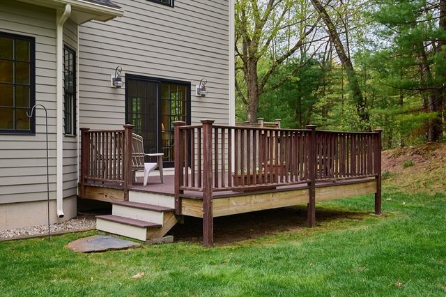 246 Hadley St, South Hadley, MA 01075