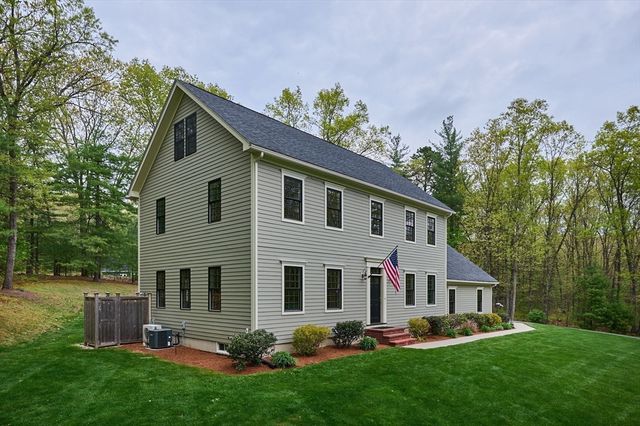 246 Hadley St, South Hadley, MA 01075