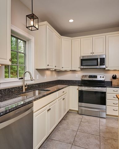 246 Hadley St, South Hadley, MA 01075