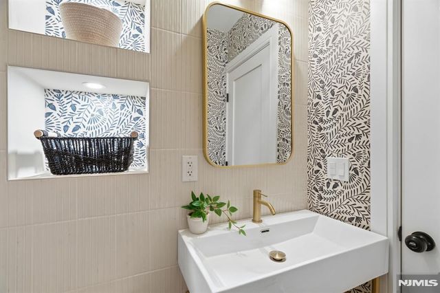 14 Marion Road, Montclair, NJ 07043