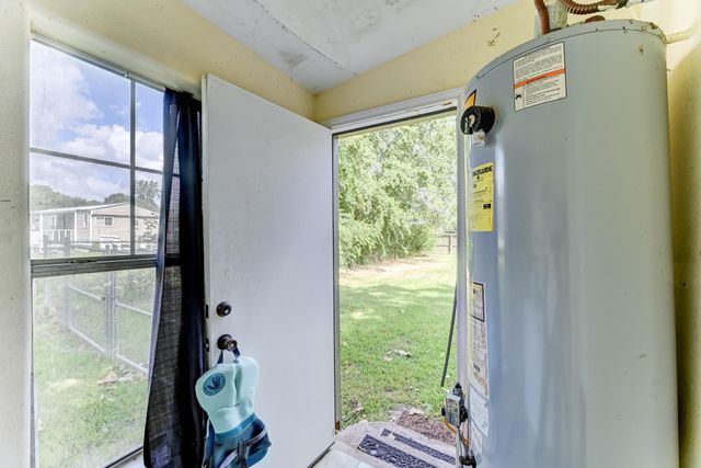 1104 Mabry Road, Baytown, TX 77520