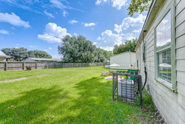 1104 Mabry Road, Baytown, TX 77520