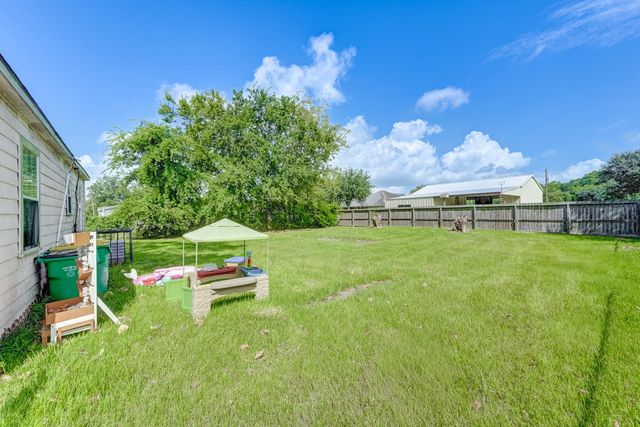 1104 Mabry Road, Baytown, TX 77520