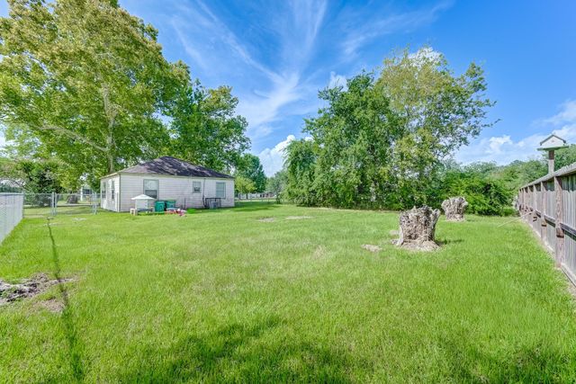 1104 Mabry Road, Baytown, TX 77520