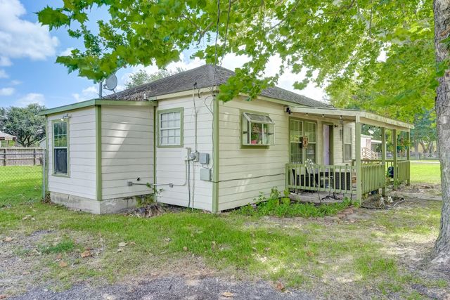 1104 Mabry Road, Baytown, TX 77520