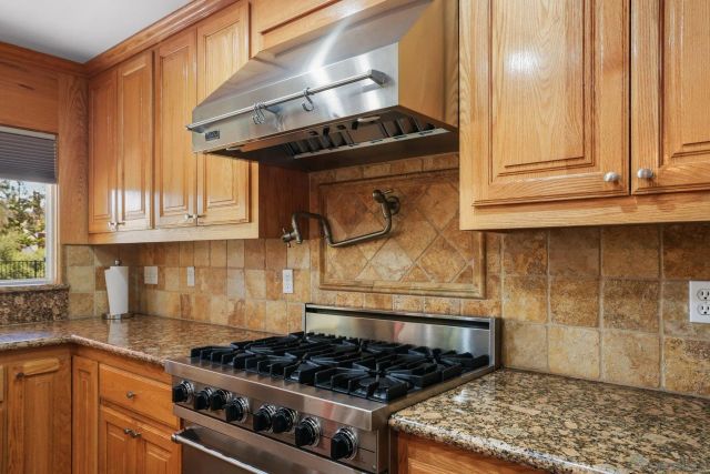 12651 Ridgeton, Lakeside, CA 92040
