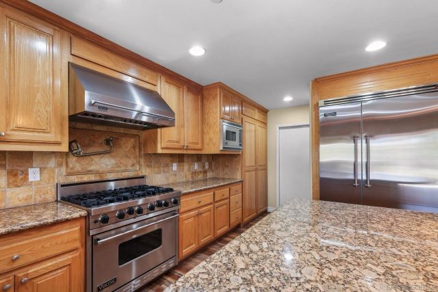 12651 Ridgeton, Lakeside, CA 92040