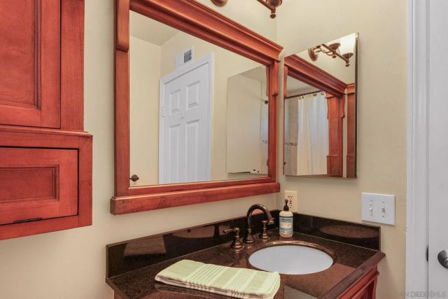 12651 Ridgeton, Lakeside, CA 92040