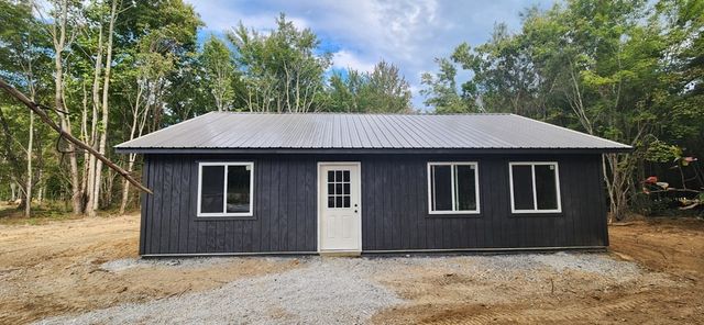 6 Grandview Bluff Rd, Spencer, TN 38585