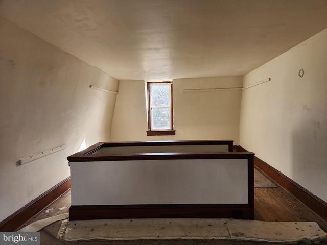 33 E GRAMBY ST, Manheim, PA 17545