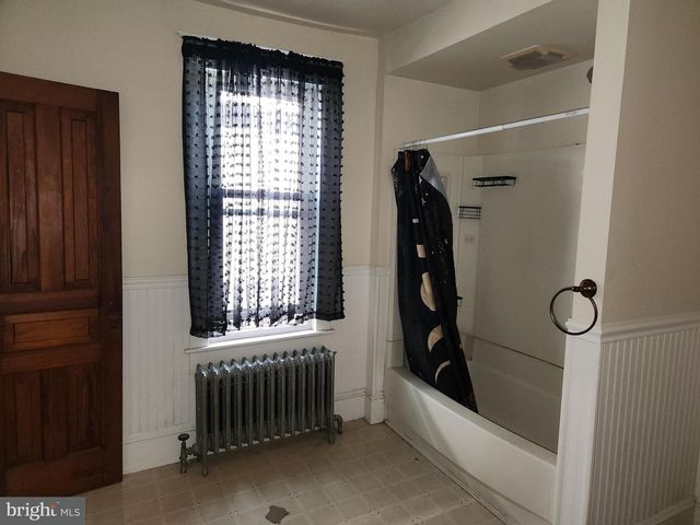 33 E GRAMBY ST, Manheim, PA 17545