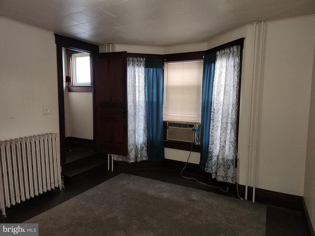 33 E GRAMBY ST, Manheim, PA 17545