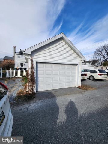 33 E GRAMBY ST, Manheim, PA 17545