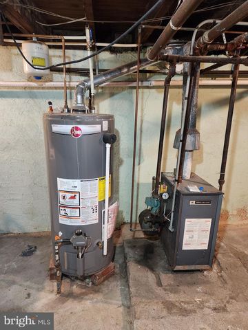 33 E GRAMBY ST, Manheim, PA 17545