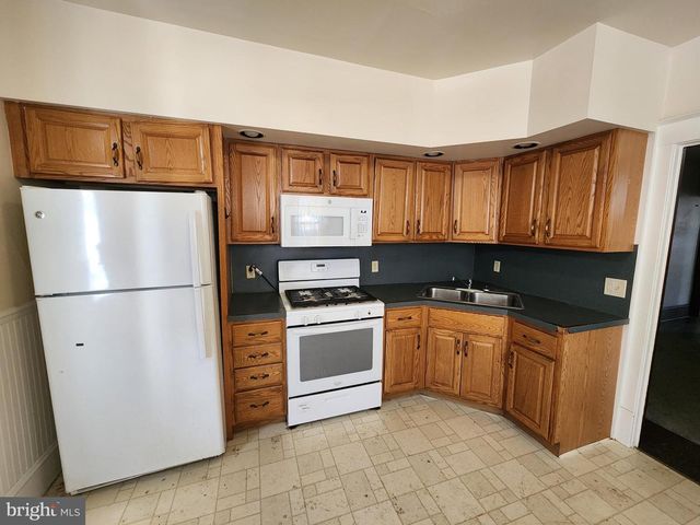 33 E GRAMBY ST, Manheim, PA 17545