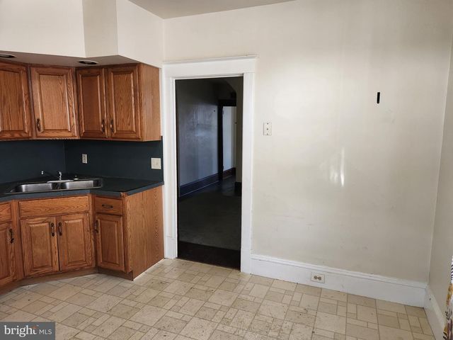 33 E GRAMBY ST, Manheim, PA 17545