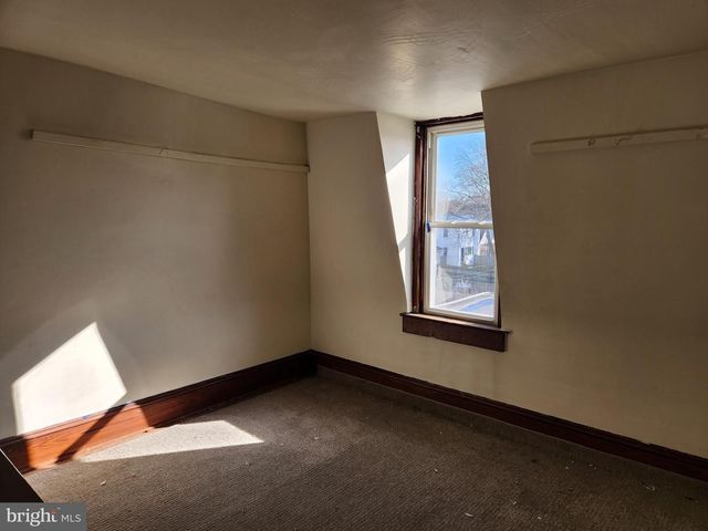 33 E GRAMBY ST, Manheim, PA 17545