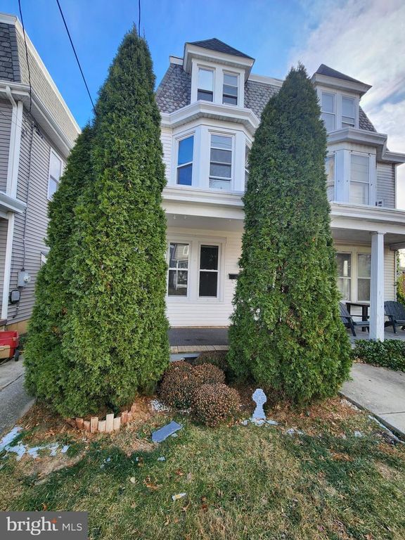 33 E GRAMBY ST, Manheim, PA 17545
